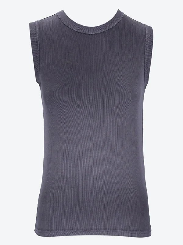 Sleeveless t-shirt