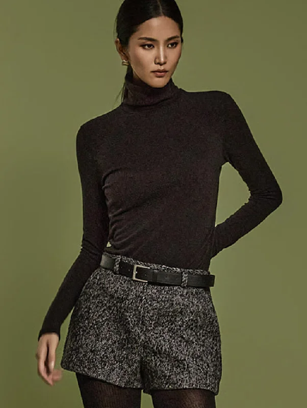 E3587 Turtleneck Top